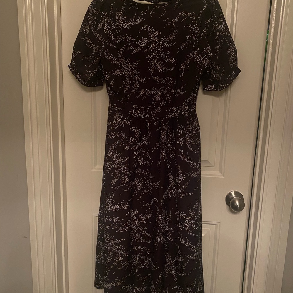 Elegant Black and White Floral Midi Dress